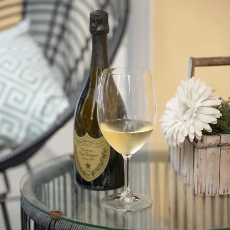 Semesterbostad Dimora Adriani, Charme E Relax Nel Cuore Delle Langhe Cherasco
