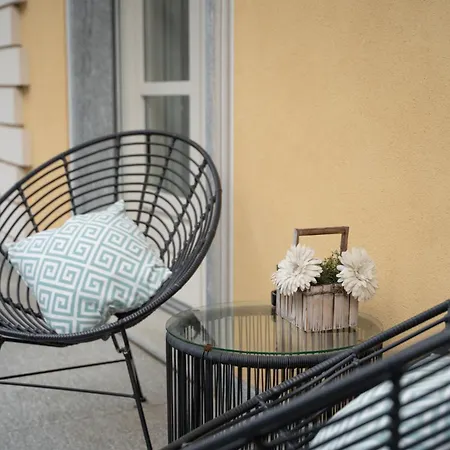 Tatil Evi Dimora Adriani, Charme E Relax Nel Cuore Delle Langhe