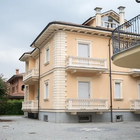 Dimora Adriani, Charme E Relax Nel Cuore Delle Langhe *